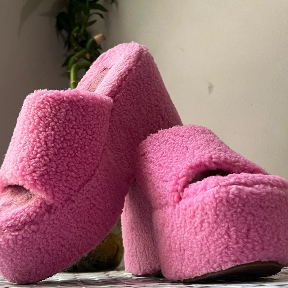Barbie pink platforms